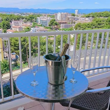 Ginette Sunbeach Apartment