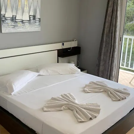 Ginette Sunbeach Apartment *