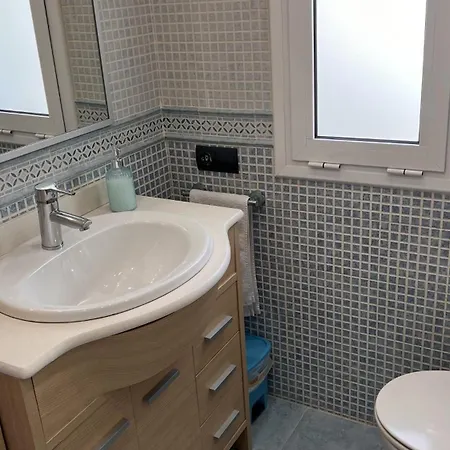 Ginette Sunbeach Apartment